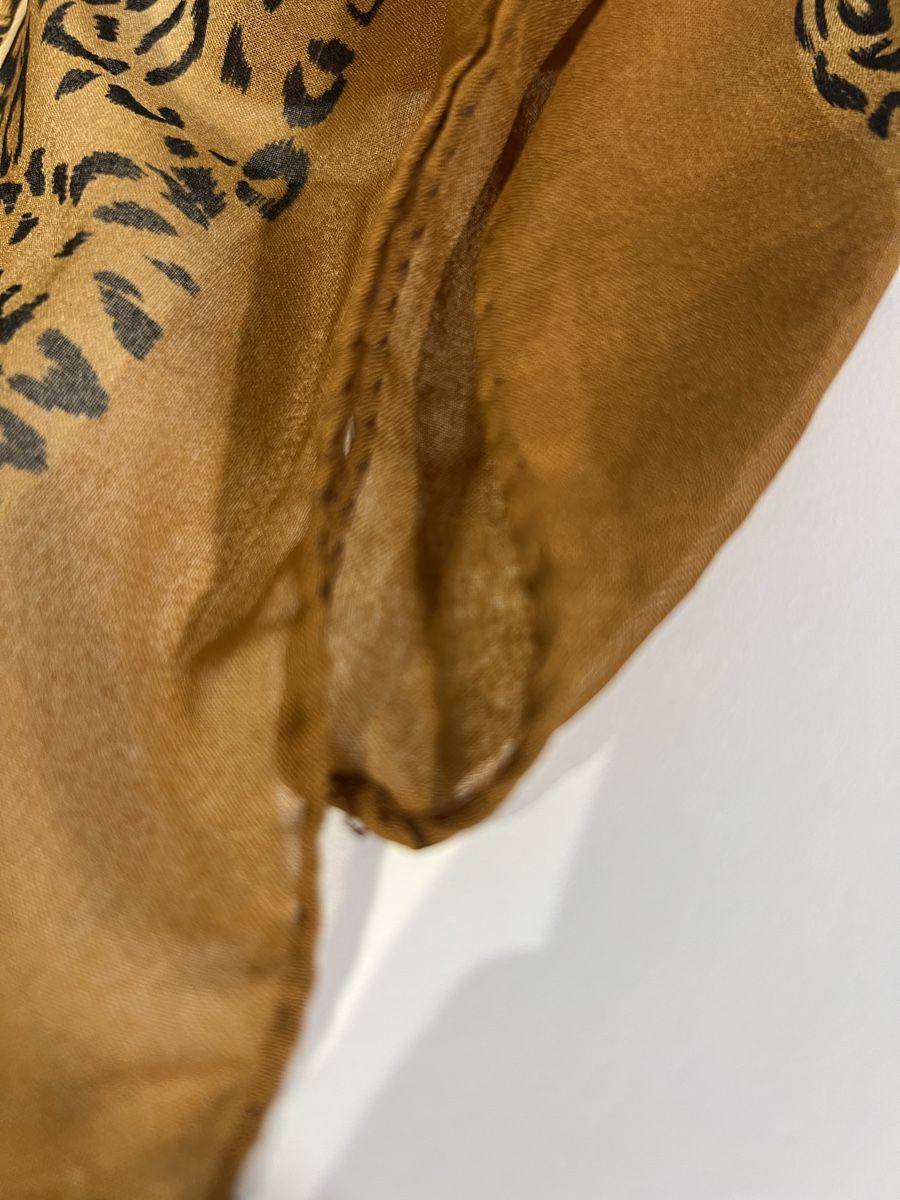 Foulard & Sciarpe: Foulard en soie fine – Usato da St-Pierre-Clages venduto da ste_xk6p 4