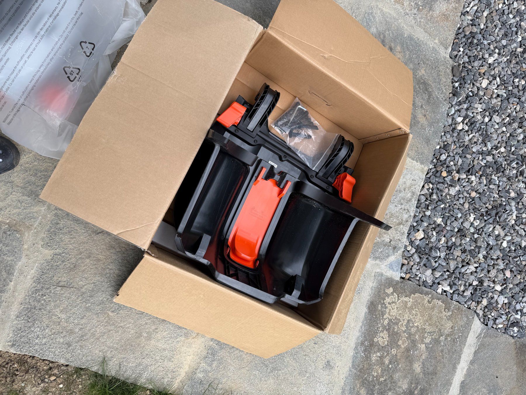 Segway Tagliaerba: Neuf - Segway Navimow i105e + Garage + Module Access+ 4G – Nuovo e nell'imballaggio originale da St-Légier-Chiésaz venduto da cbrodard1 6