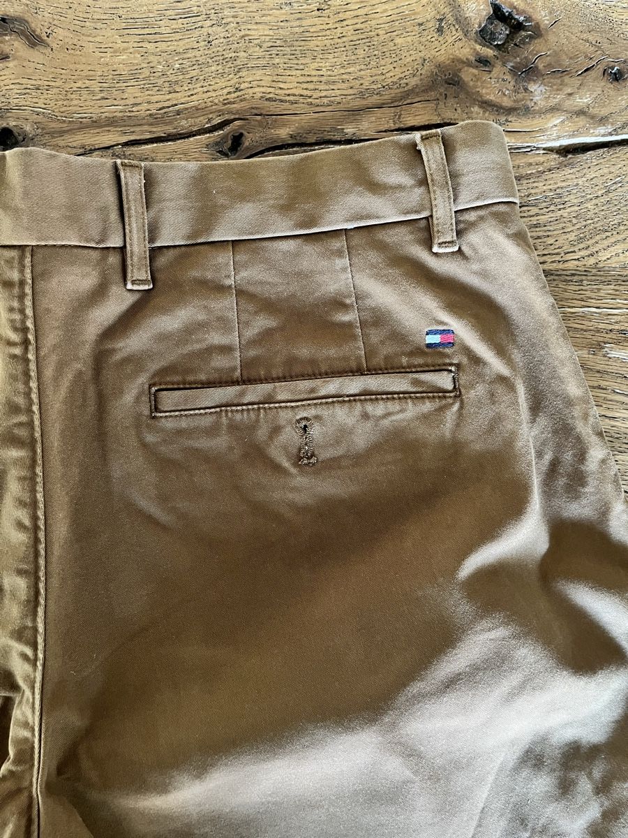 Tommy Hilfiger Pantaloni: Tommy Hilfiger Shorts – Usato da Chur venduto da Mbadimeischter 2