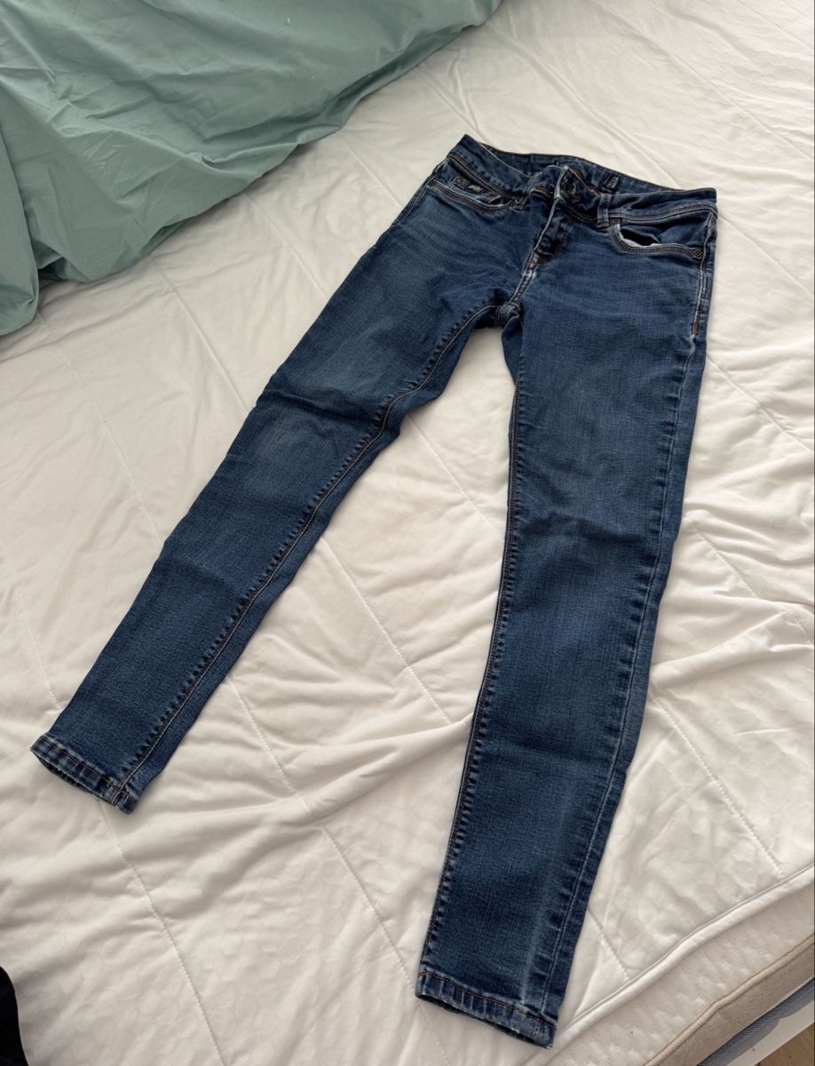 Superdry Jeans: Jeanshose von Superdry – Usato da Laufen venduto da AnnaBlunschi
