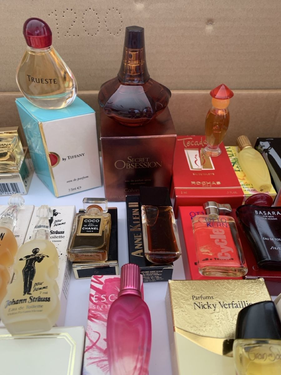 Parfum & Eau de Toilette: Parfum Miniaturen – Gebraucht aus Hochdorf von Blume007 4