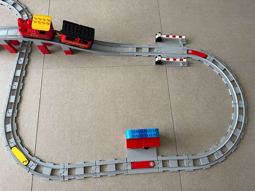Lego Duplo : Pont et voies ferrées