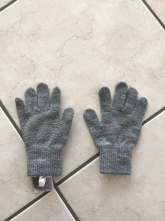 H&M Gants: Stoffhandschuhe grösse 110/128 – D'occasion à Zimmerwald par wuff81