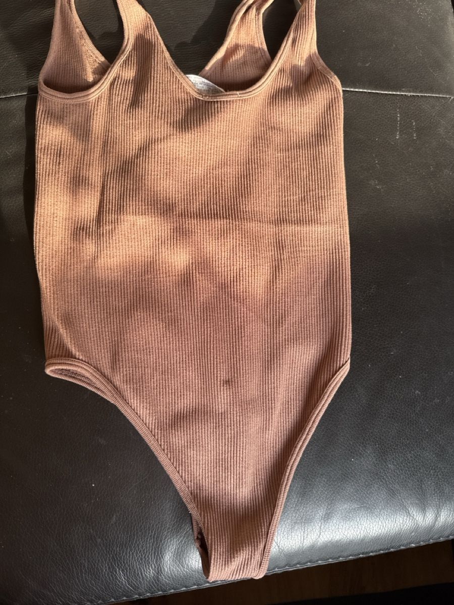 Zara Top: Zara  Ribbed Body, M-L – Usato da St-Gingolph venduto da Ynatka 3
