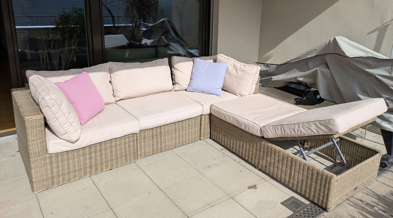 Viplounge Sofas: Rattan-Lounge Marke "viplounge" – Gebraucht aus Zürich von wiesenda01