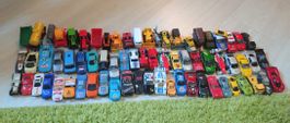 Lot de 50+ petites voitures 