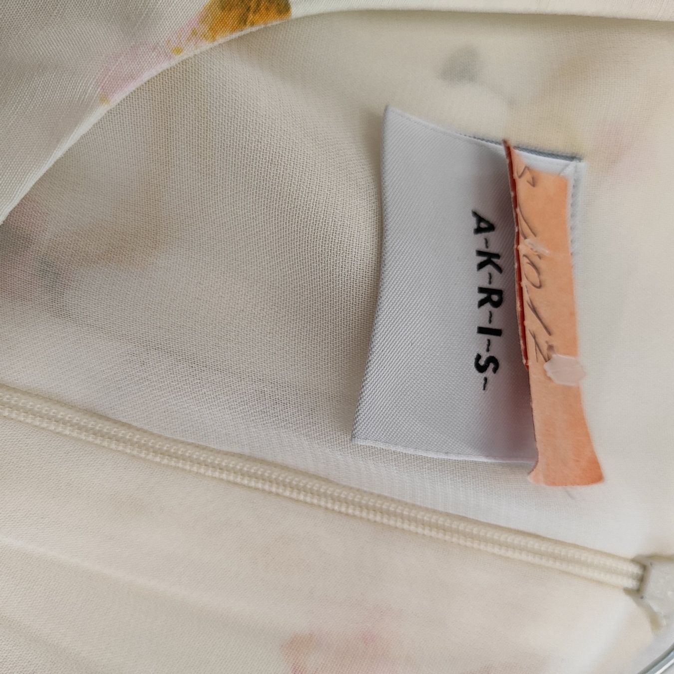 Akris Vestiti: AKRIS Kleid GR 38 Seide – Usato da Langnau am Albis venduto da Judithsebi 2