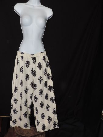joli pantalon ample blanc motif oriental