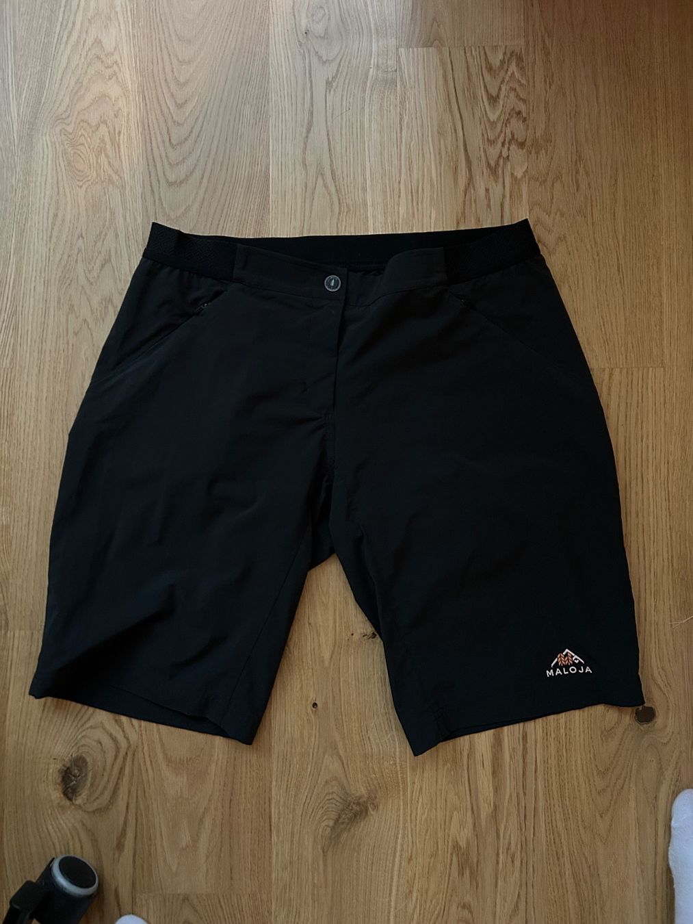 Maloja Pantaloni: Maloja Shorts – Usato da Basel venduto da ell_6p98