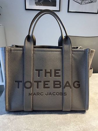Marc Jacobs The Tote Bag Grau, neuwertig, ideal für Herbst