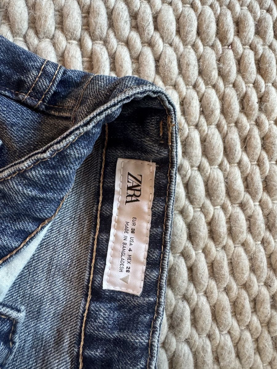 Zara Jeans: Jeans Shorts – Nuovo (secondo la descrizione) da Ebmatingen venduto da F.Bullet 1