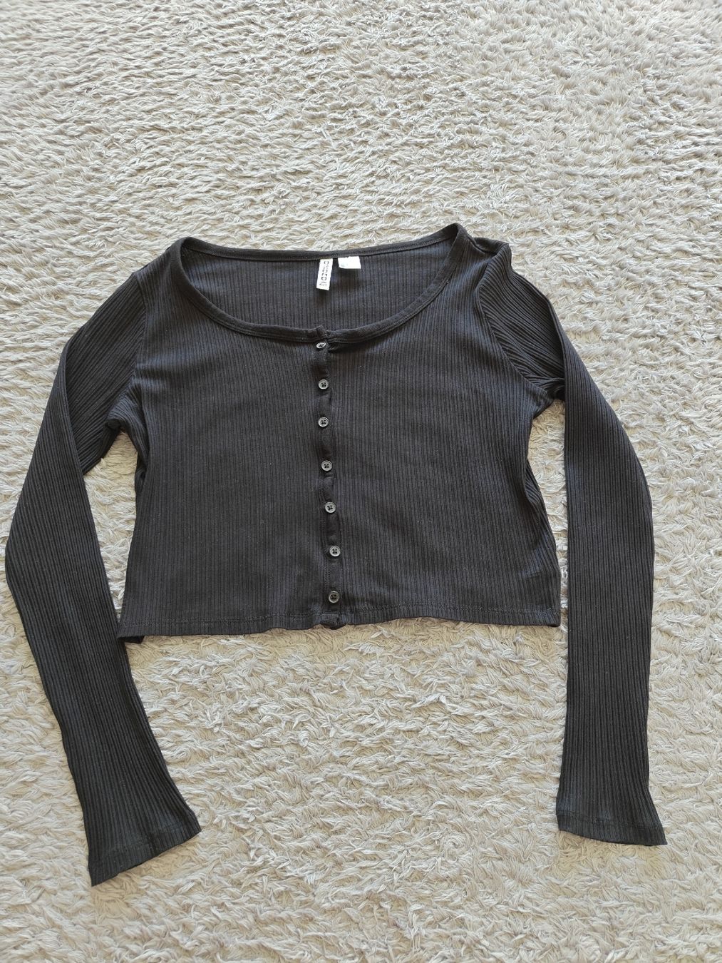 H&M Top: Crop Top – Nuovo (secondo la descrizione) da Pieterlen venduto da Saemelili