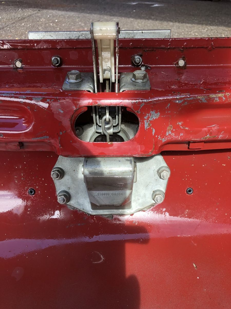 Volvo Tutti pezzi di ricambio auto: Kofferraum Abdeckung Volvo Amazon – Usato da Balzers venduto da edg_hw5p 5