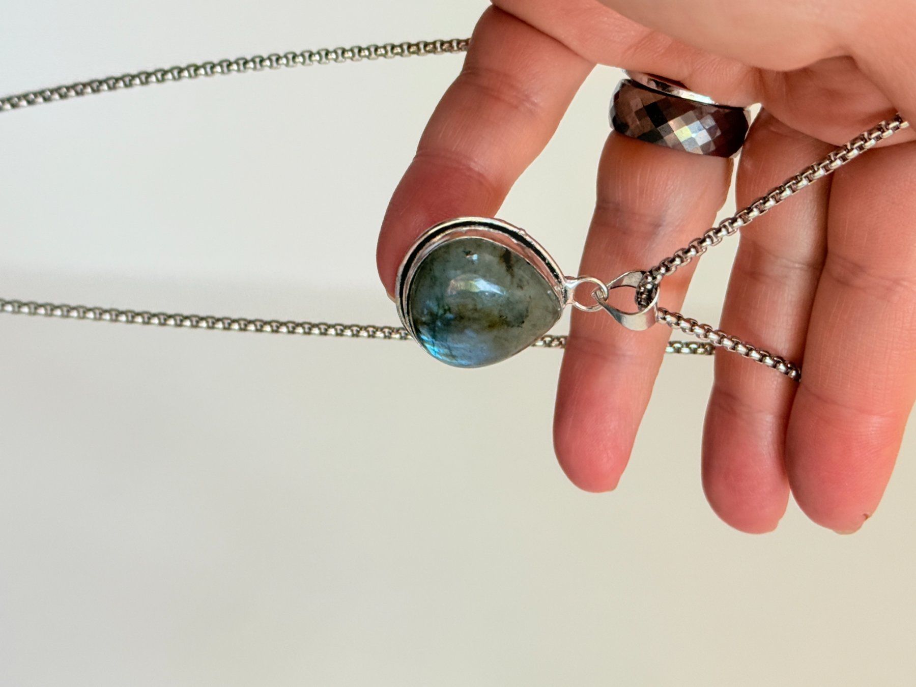 Catenine: Collier avec pendentif Labrodarit ,très tendance! – Nuovo e nell'imballaggio originale da Genève venduto da AWWA 8