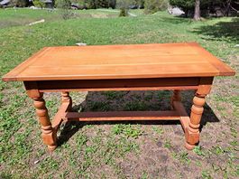 Table en mélèze