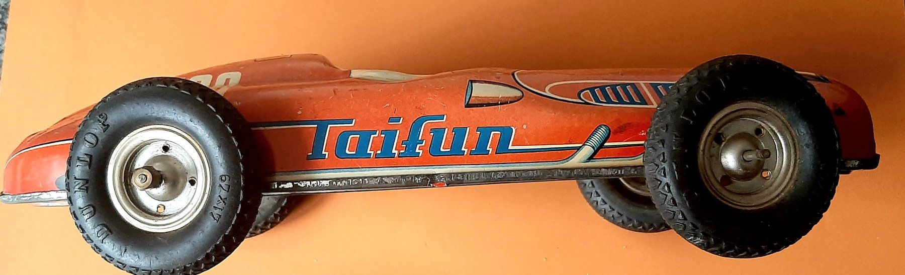 Giocattoli: Tin Toy Car  Taifun 100 – Usato da Montet (Glâne) venduto da KOADA 4
