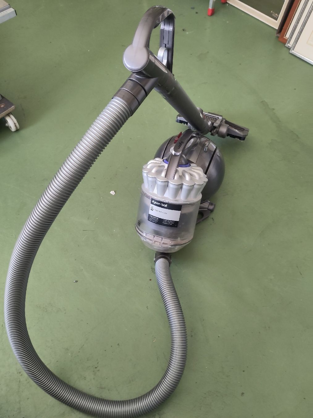 Dyson Aspirapolveri & Accessori: Dyson Ball Staubsauger DC33c – Usato da Pratteln venduto da Cartonsducoeur_bl 2