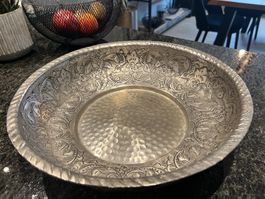 Vintage Zierschale aus Metall mit floralem Muster ✨