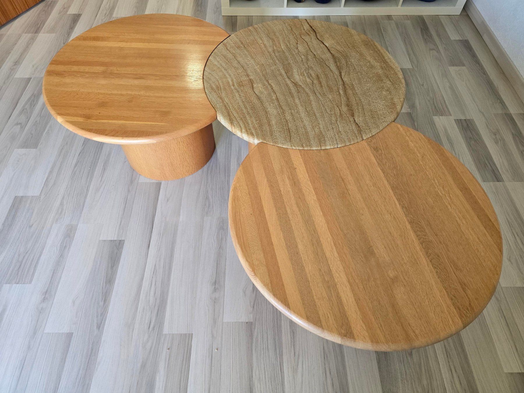 Set di tavolo e panche: Couchtische 3 - teilig rund – Usato da Bözen venduto da Maerchenprinz