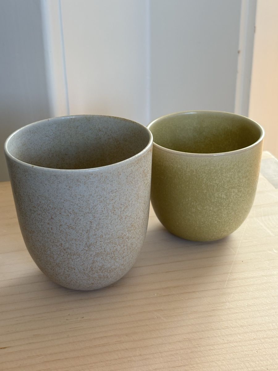 Tazze: 2 handgefertigte Keramikbecher – Usato da Bern venduto da wisemagpie 2