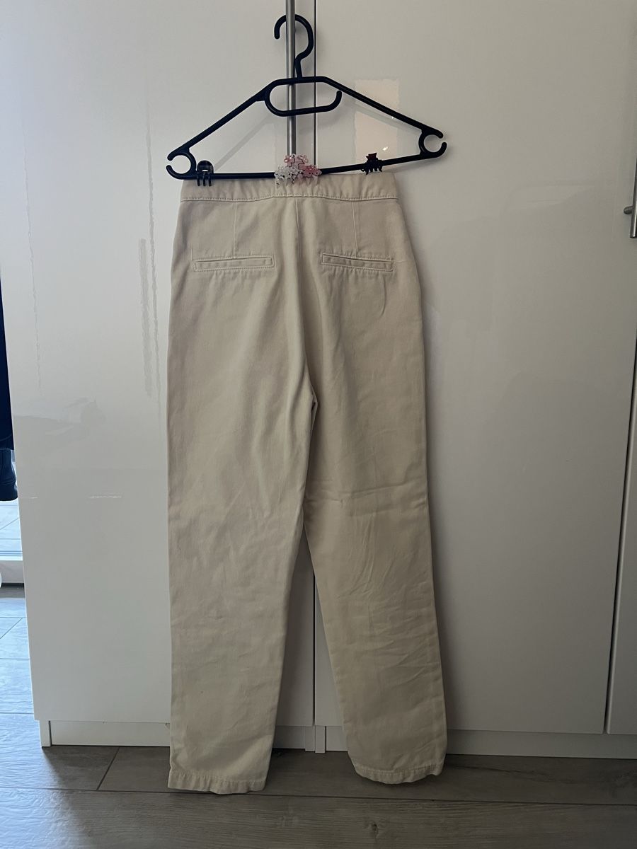 Zara Pantaloni: Beigefarbene Hose – Usato da Dietikon venduto da Mischi2167 1
