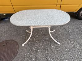 Gartentisch oval hellgrau mit weissem Untergestell gebraucht