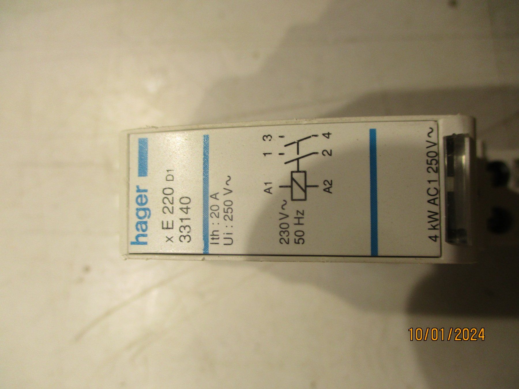 Hager Interruttori: HAGER E220 33140 20A – Usato da Langnau i. E. venduto da Superseven69 3