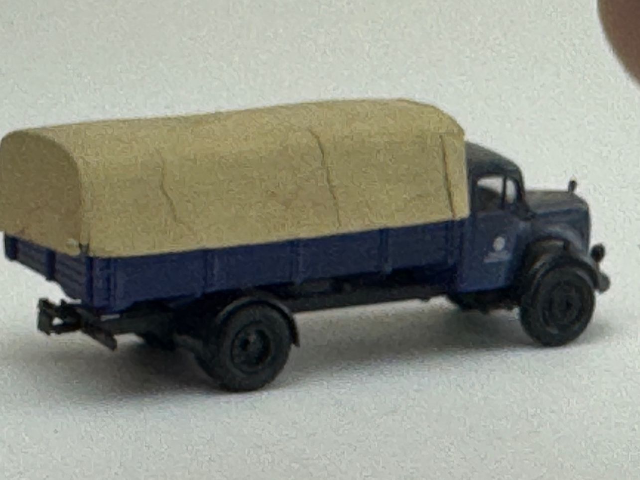 Brekina Modellini d'auto: GB5- Brekina Mercedes THW Pritsche – Usato da Elm venduto da Wikmtz 1