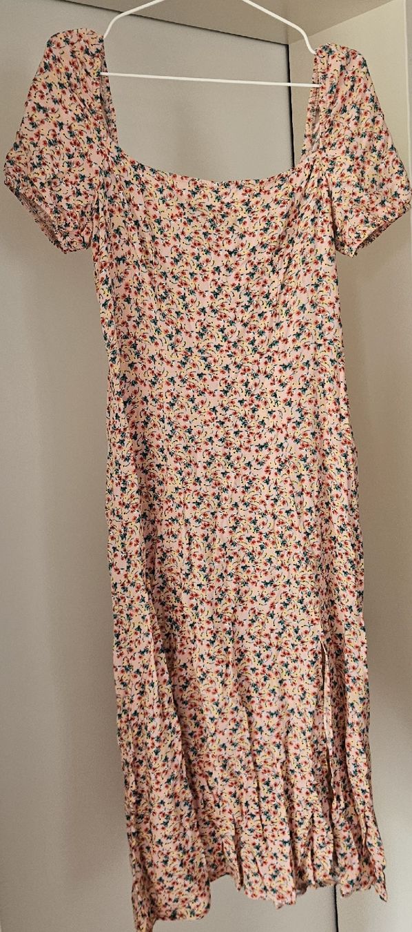 Kleider: Damen Kleid Blumenmuster Grösse 42 – Gebraucht aus Uster von rognadahlerov