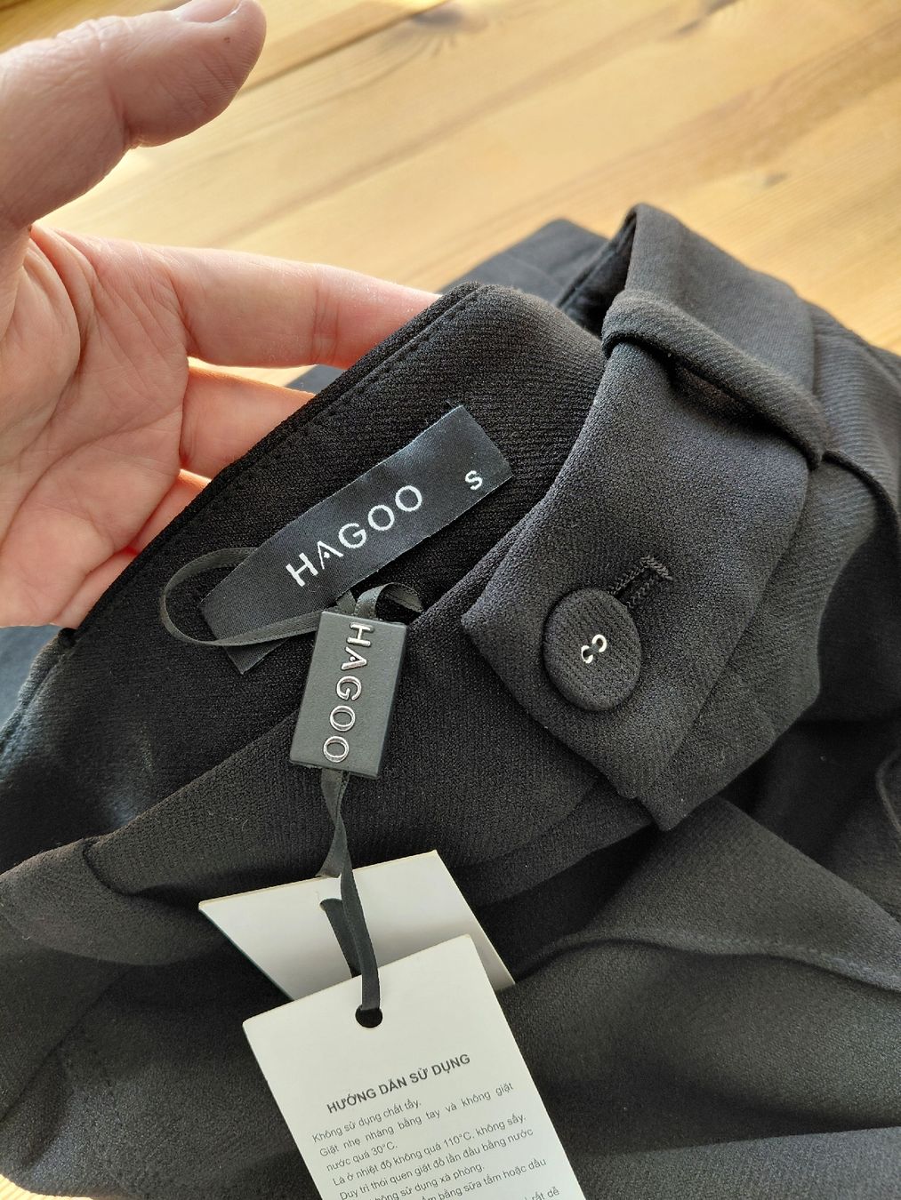 Pantaloni: HAGOO Ausgestellte Hose – Nuovo e nell'imballaggio originale da Turbenthal venduto da apr_h7z2 2
