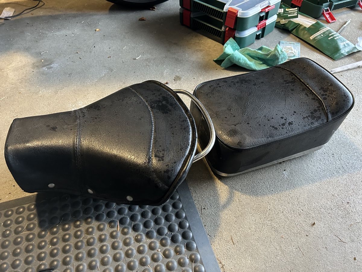 Vespa Tutti pezzi di ricambio per scooter: Vespa Sitzbank retro – Usato da Boppelsen venduto da Elia1997