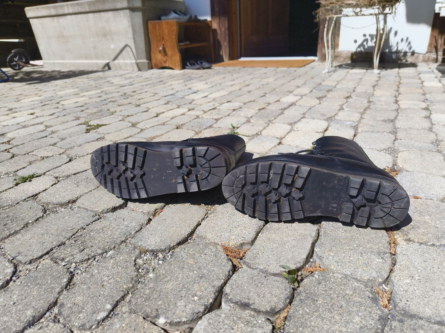 Schweizer Armee Herrenschuhe: Kampfstiefel 90 gr 43. – Gebraucht aus Worben von Noah_Zweifel 2