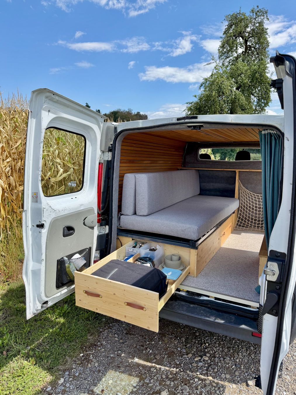 Renault Camping Fahrzeuge: Renault Trafic dCI 90 - Camper Ausbau – Gebraucht aus Baar von Jonathanfreeman 6