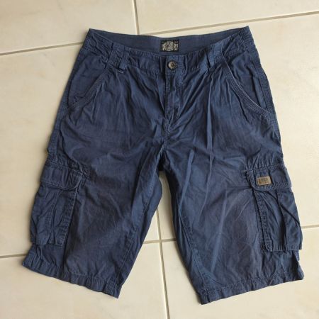 Lässige blaue Shorts für coole Jungs in der Gr. 164
