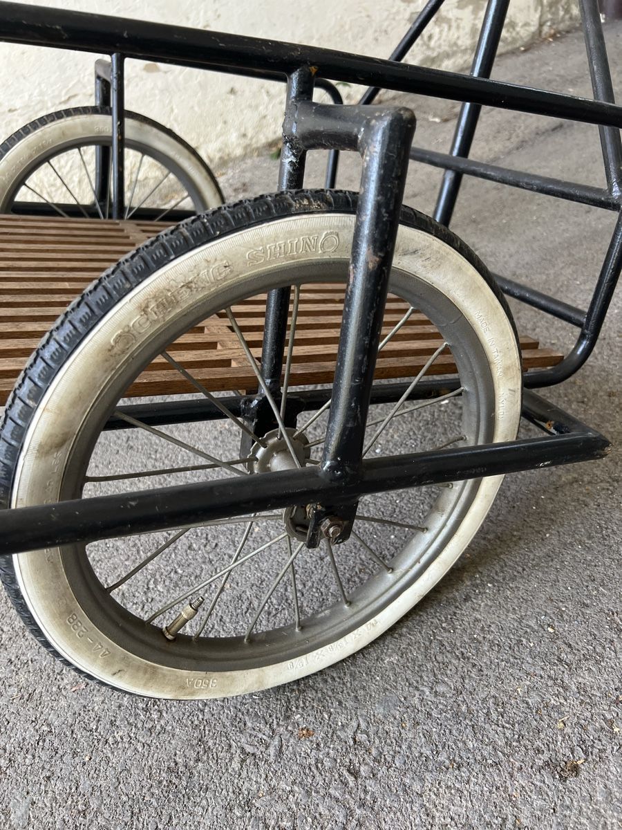 Anhänger: Schöner alter Veloanhänger mit Eichenholz – Gebraucht aus Dinhard von Stahlguss 3