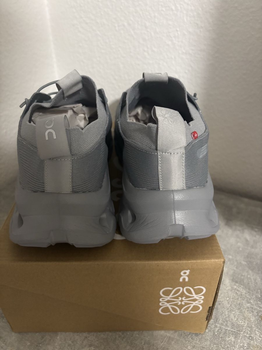 On Scarpe da uomo: On x LOEWE Cloudtilt Grau EU 43 – Nuovo e nell'imballaggio originale da Luzern venduto da luzernbiregg 3
