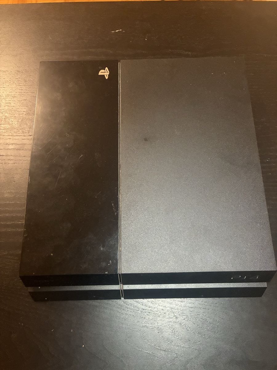 Sony Konsolen: PlayStation 4 - 500 GB avec Manette & Câbles – Gebraucht aus Praz (Vully) von Footzone.ch 1
