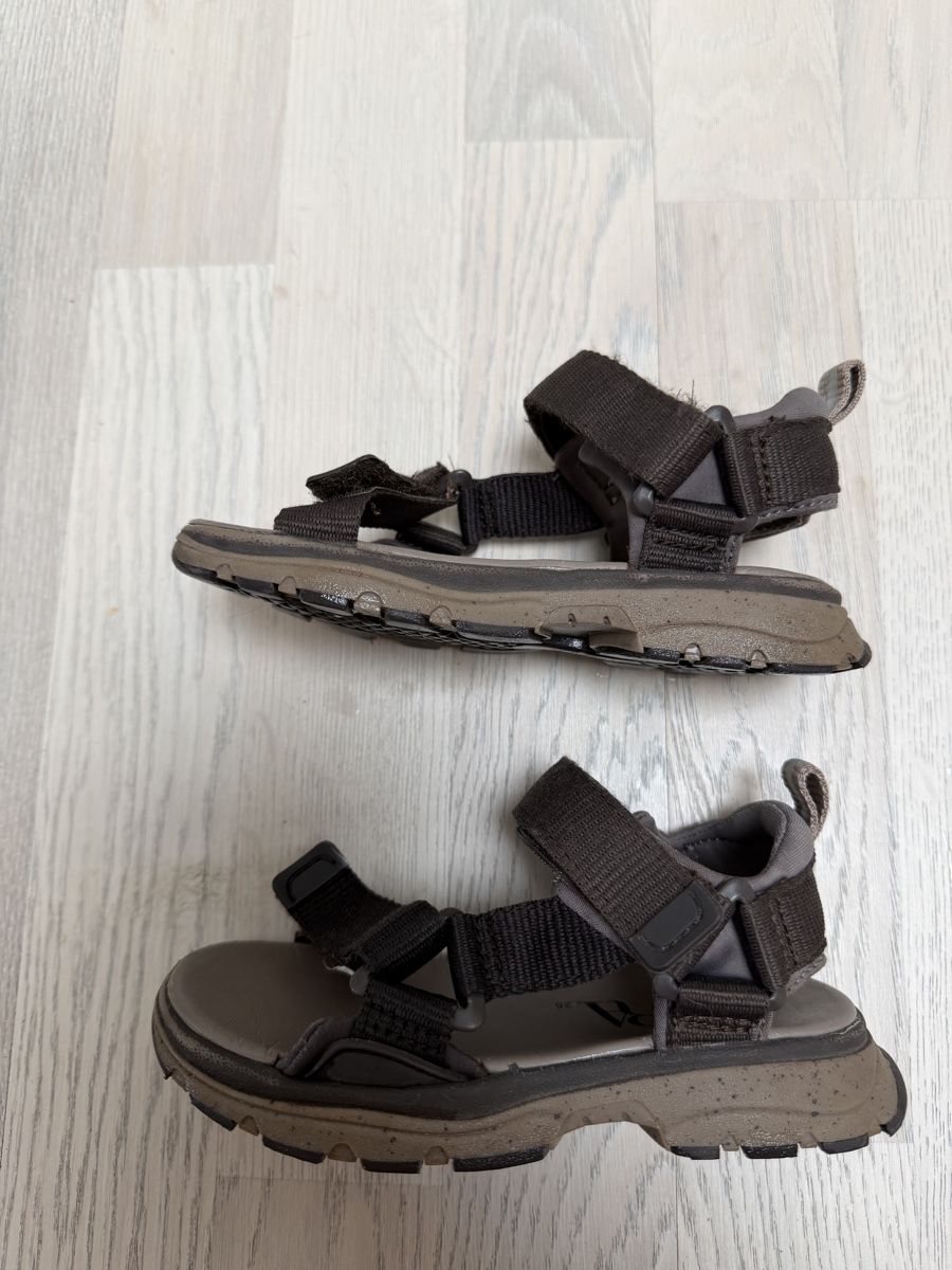 Zara Herrenschuhe: Zara Sandalen Gr. 25 – Gebraucht aus Aeschi b. Spiez von dar_sjp8