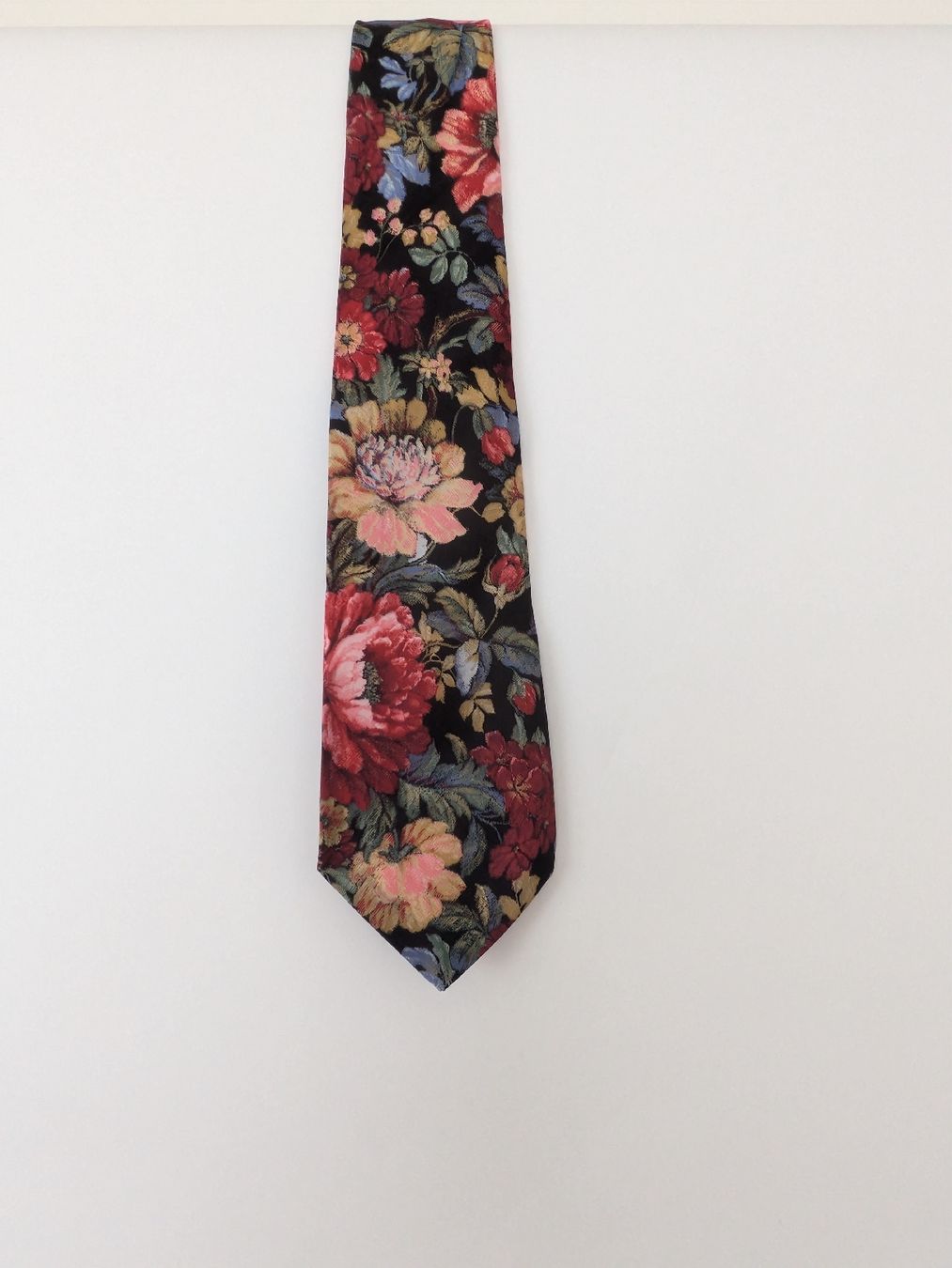Cravatte: Krawatte C&A Blumenmuster schwarz rot 100% Polyester – Usato da Rorschach venduto da joh_v2y2