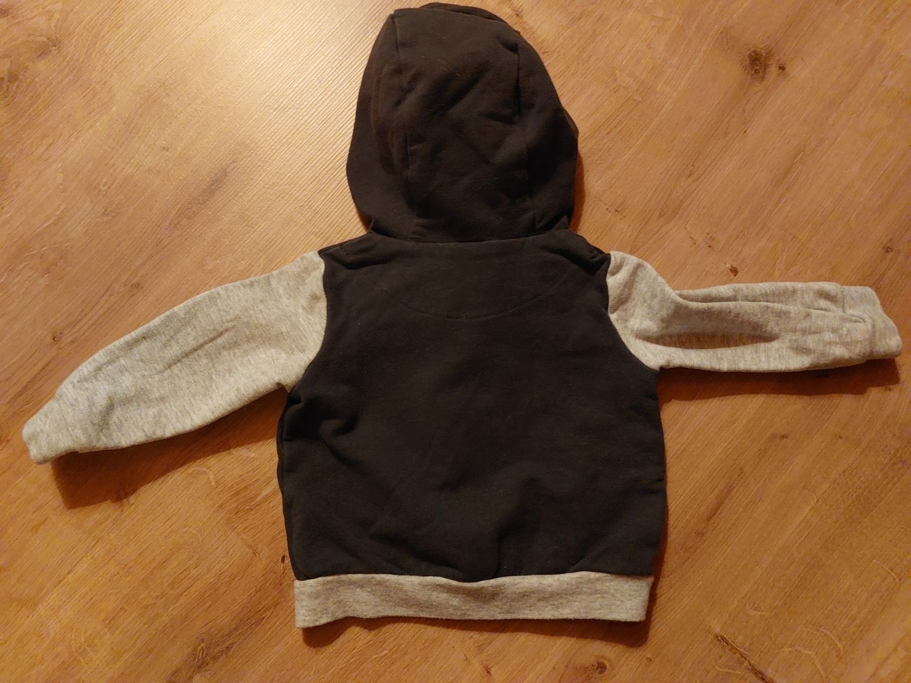 C&A Maglioni & Felpe: Süsser Mickey Mouse Kapuzenpullover / leichte Jacke Gr 62 – Usato da Büttikon AG venduto da lca_v7pb 1