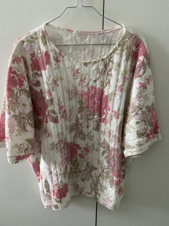 Strick T Shirt Blumenmotiv Gr. 44/46