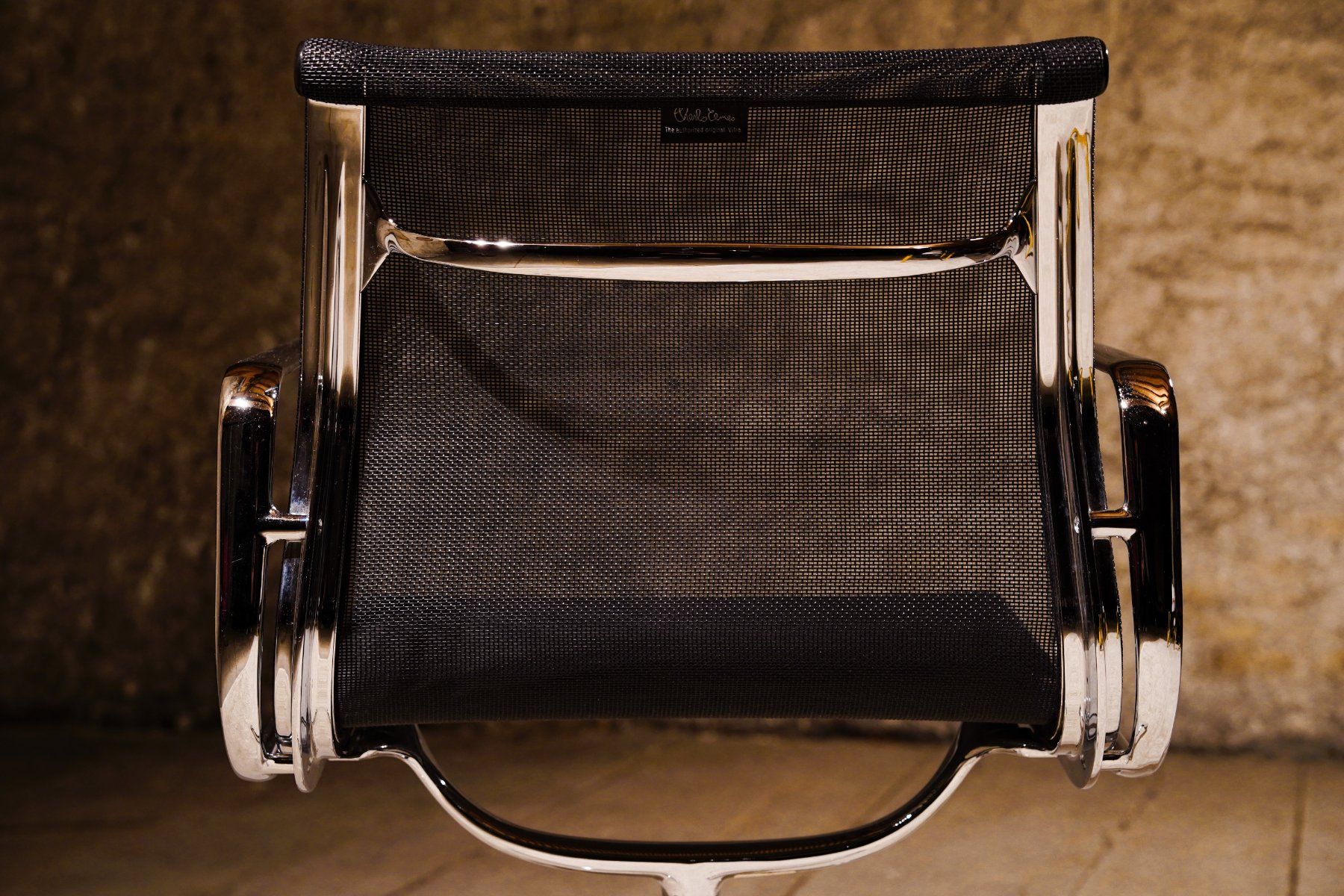 Vitra Sedie: VITRA - EA 107 - Aluminium Chair - Eames Designklassiker – Usato da Biel/Bienne venduto da 33drei