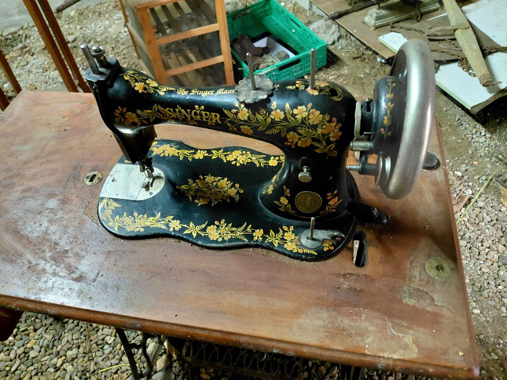 Singer Macchine da cucire: Ancienne machine à coudre Singer – Usato da Meyrin venduto da sophie29
