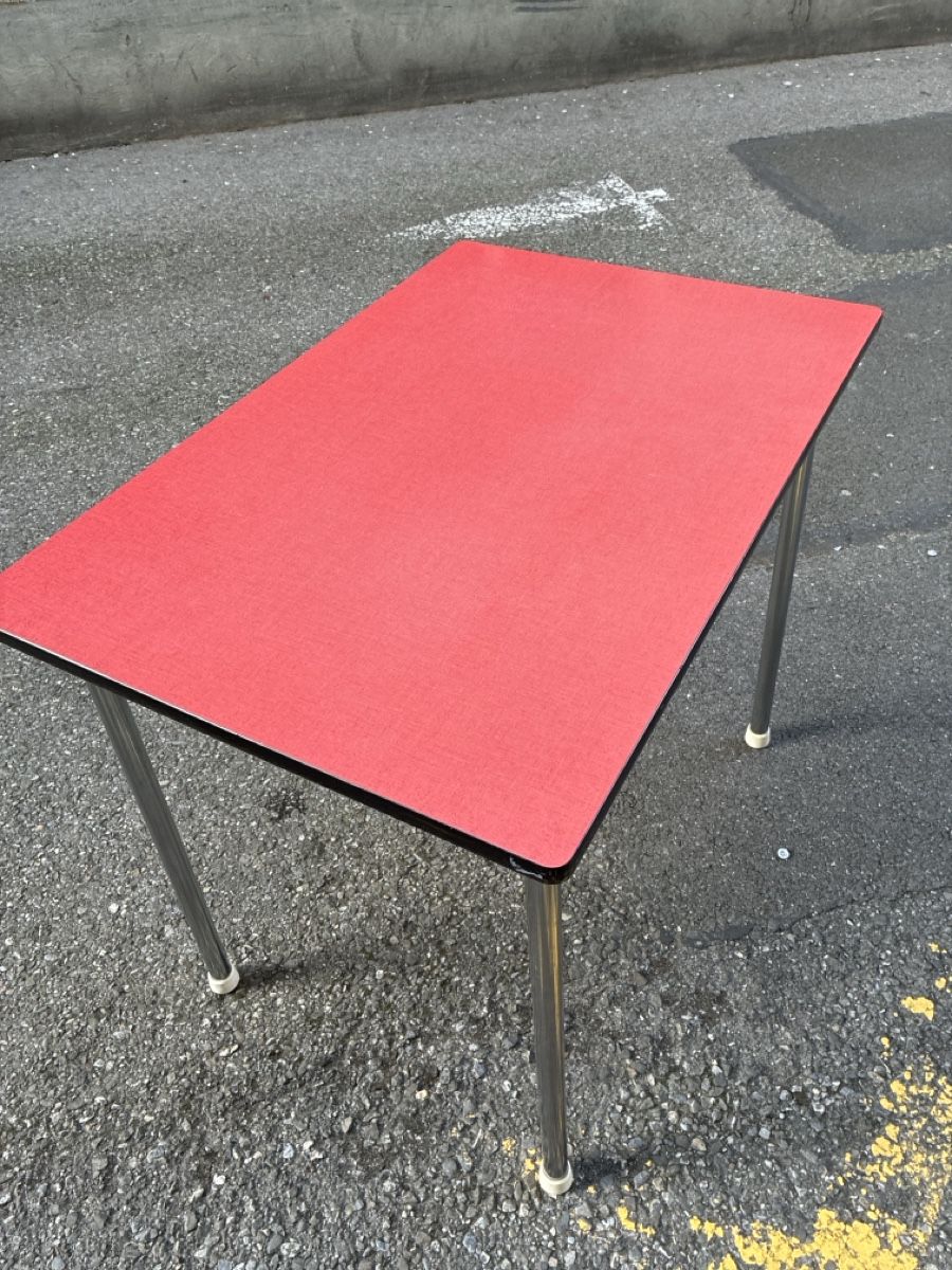 Cucine complete: Petite table Formica année 70 – Usato da La Neuveville venduto da Canelle4 1