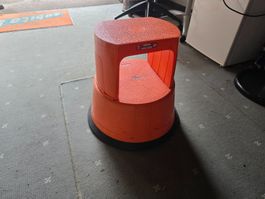 mobiler Elefantenfuss bzw. Fusstritt D: 45cm H: 43cm ab 1.-