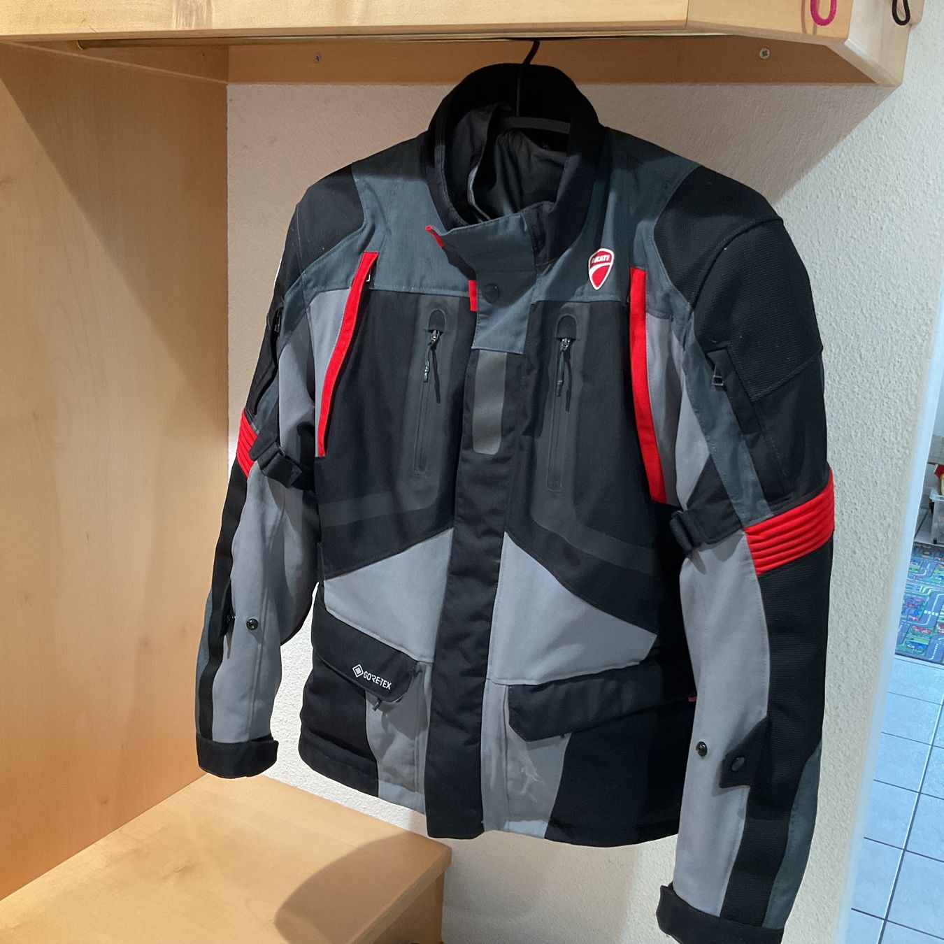 Completi, tute sportive e funzionali: Ducati Motorradkleider – Usato da Basadingen venduto da bri_7lx9 2