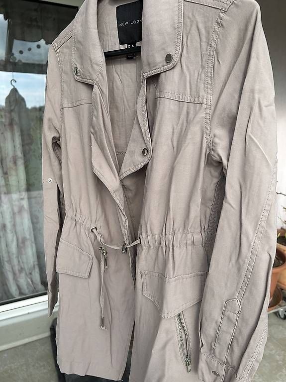 Cappotti: New Look Mantel/Trenchcoat – Usato da Niederbuchsiten venduto da idontknow. 1