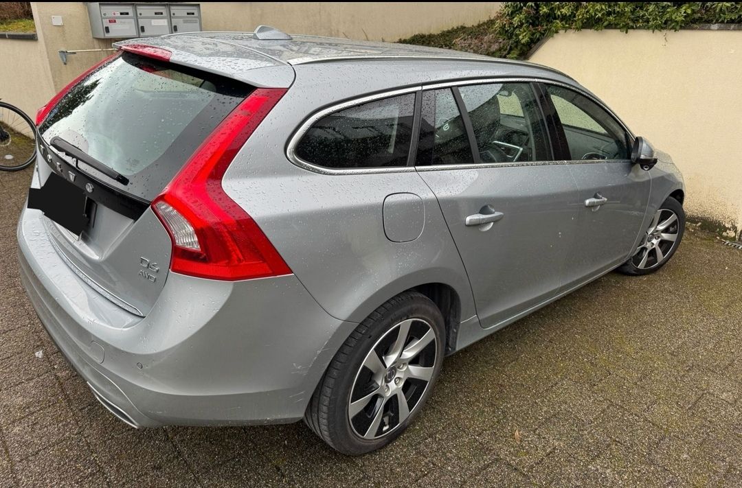 Volvo Autos: Volvo V60 D6 Plugin Hybrid – Defekt aus Kerzers von evsen 1