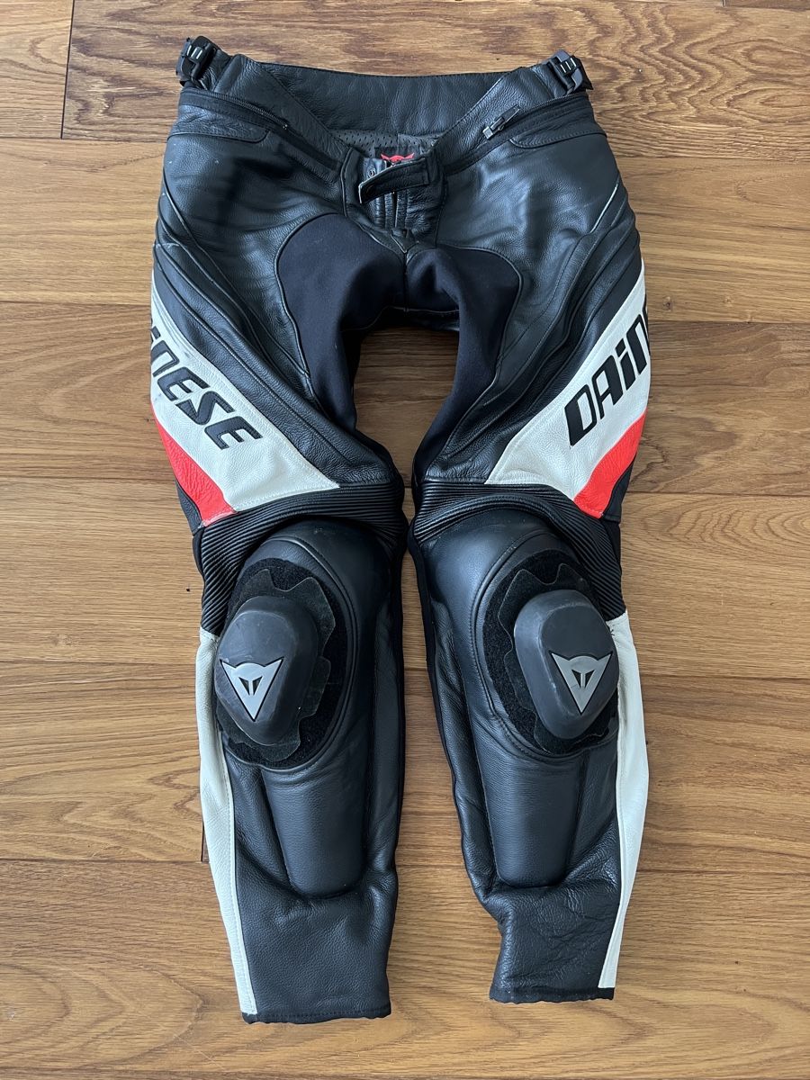 Dainese Completi: Dainese Lederkombi Grösse 52, – Usato da Ebmatingen venduto da mah_w7jj 3