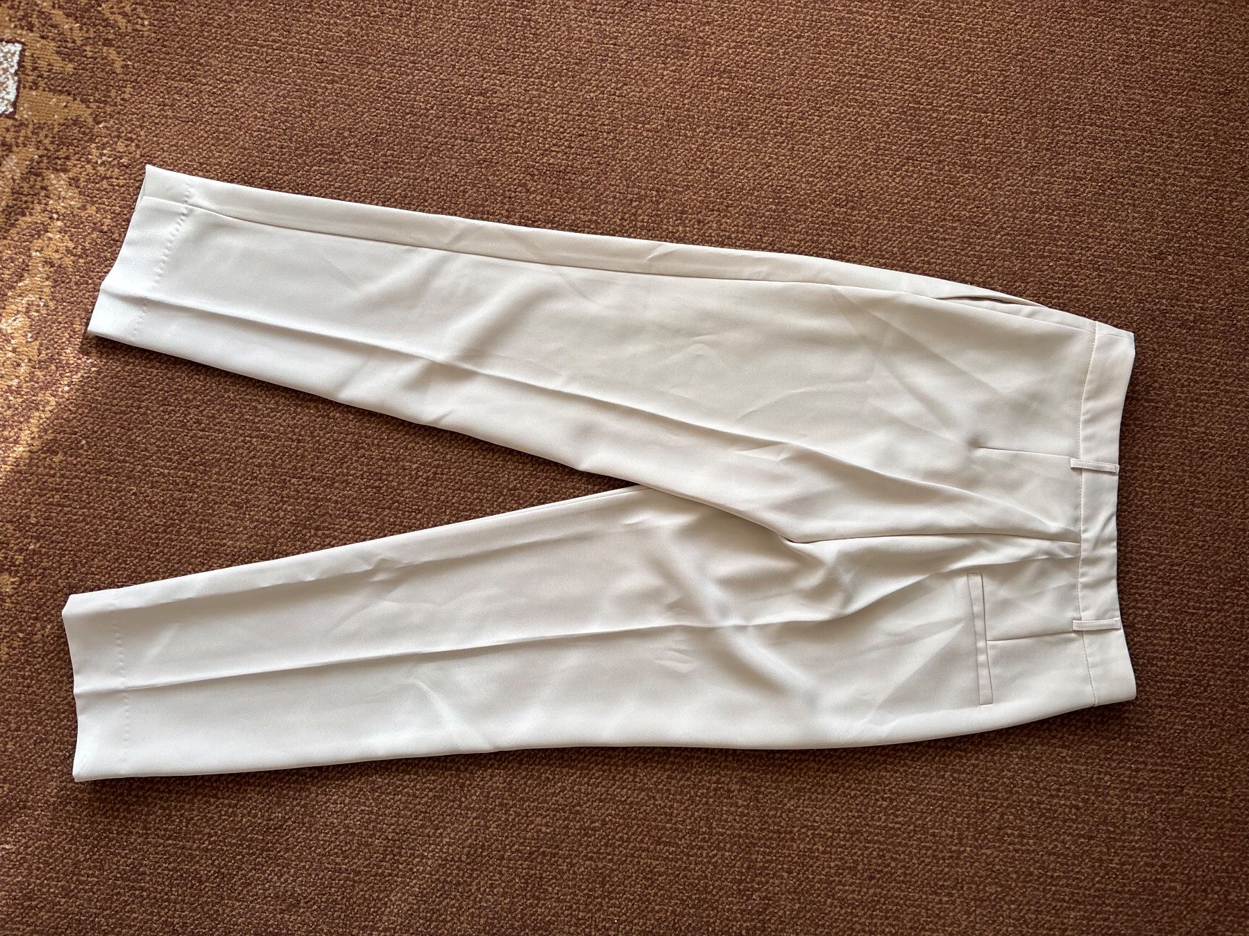 Lotti di vestiti: Beige Suit – Nuovo (secondo la descrizione) da Confignon venduto da Second_Hand_Ch 9